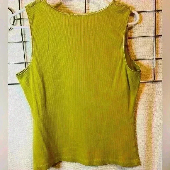 Access sleeveless faux wrap lace shell - Picture 3 of 4